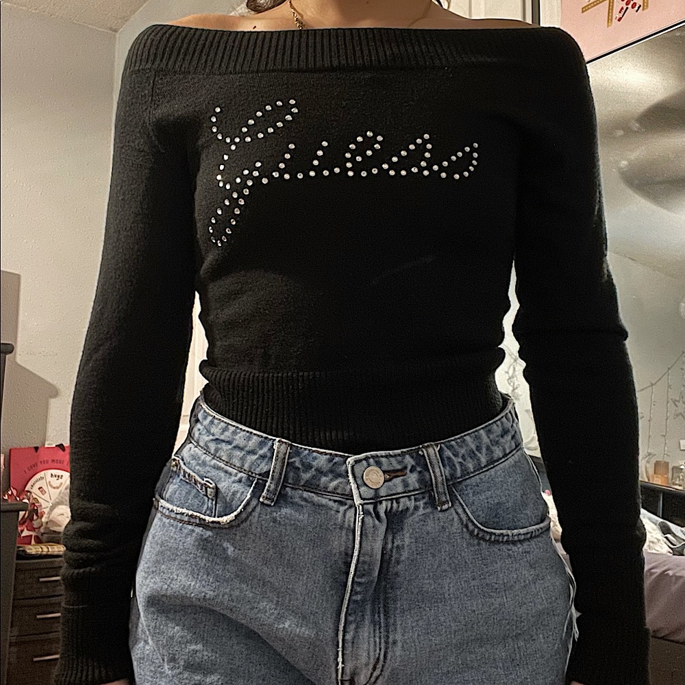 GUESS Long Sleeve Off Shoulder Shirt